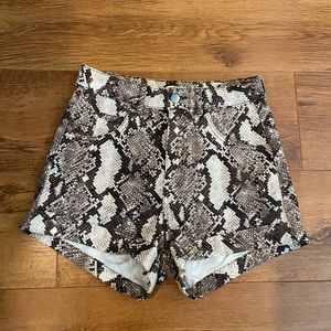 H&M Snakeskin Print Shorts Size 6